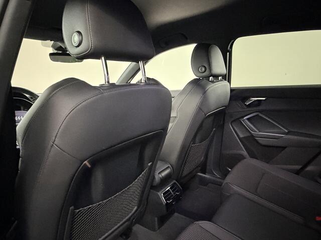 Audi Q3 45 TFSI e S-Line Business Edition Carplay / Cruise & Climate Cntrl / Trekhaak / Virtual / Acc