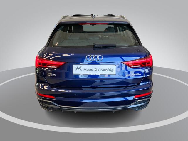 Audi Q3 45 TFSIe 180kW/245PK S Line · Panoramadak · Apple/Android Car Play · Drive select