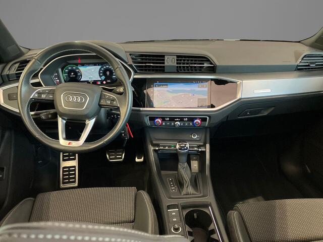 Audi Q3 45 TFSIe 180kW/245PK S Line · Panoramadak · Apple/Android Car Play · Drive select