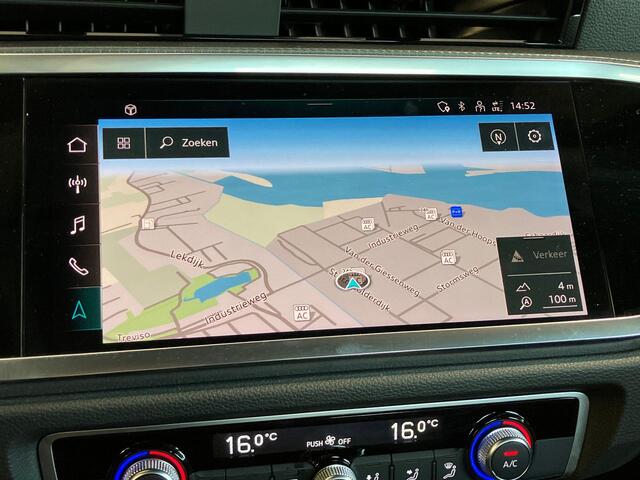 Audi Q3 45 TFSIe 180kW/245PK S Line · Panoramadak · Apple/Android Car Play · Drive select