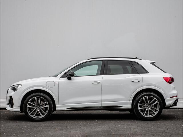 Audi Q3 45 TFSI e 245pk S edition Sportstoelen/ Virtual dash./ Camera/ Blindspot/ Adapt. cruise/ DAB