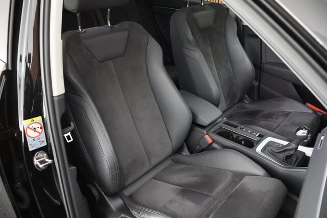 Audi Q3 35 TFSI 150pk Business Edition Trekhaak Camera Stoelverwarming LED Virtual Cockpit Navigatie Panoramadak