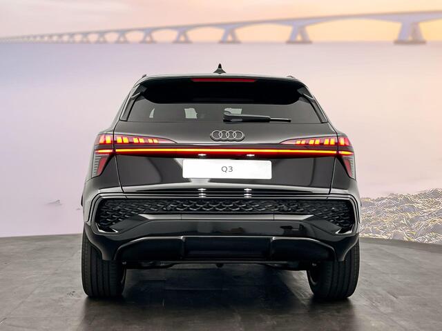 Audi Q3 S edition e-hybrid 272 PK Trekhaak l Leer l Tech+
