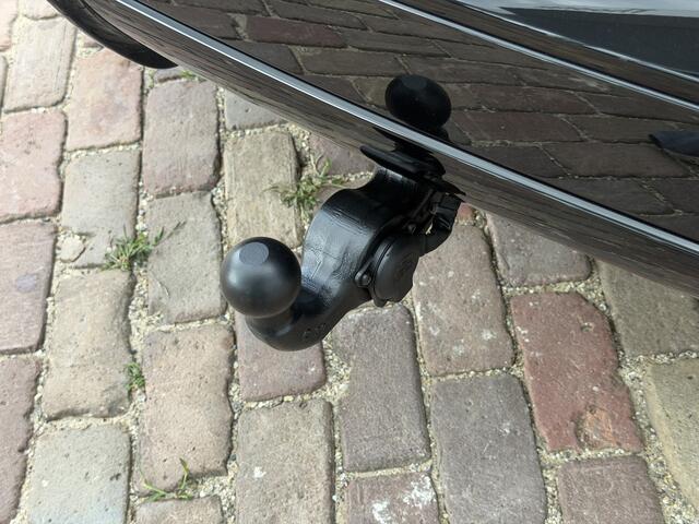 Audi Q3 Sportback 1.5 e-hybrid S edition | Leer | Pano | Trekhaak