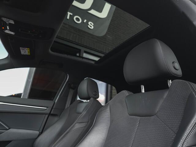 Audi Q3 Sportback 45 TFSI e S line All Black | Pano | 20" | Side | Ambiente Plus 30 klrn. | Matrix | Camera | Alcantara |