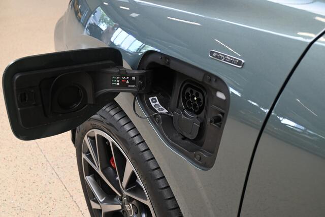 Audi Q3 1.5 e-hybrid S edition | Pano | Matrix | Sonos | 100% (Dealer) onderhouden label