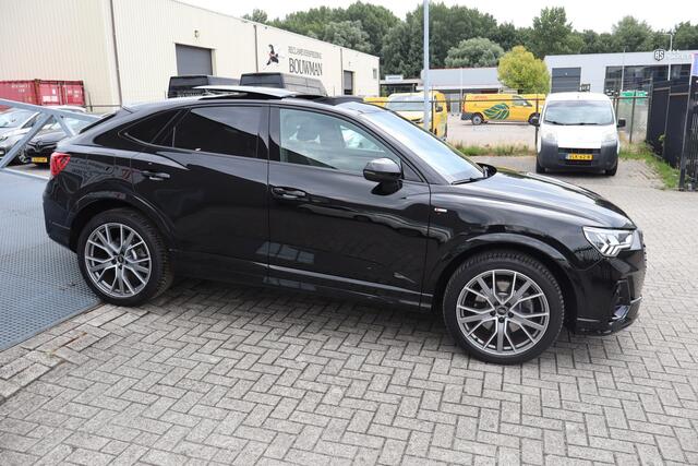 Audi Q3 Sportback 45 TFSI e Edition 3x S-Line! Panoramadak/Sonos audio/Afneembare trekhaak/Stuur+stoelverwarming/Apple carplay/Achteruitrijcamera/Parkeersensoren/DAB
