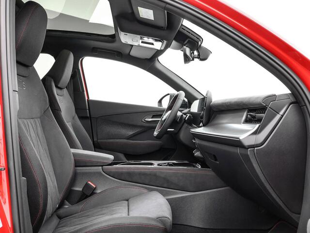 Audi Q3 Sportback 1.5 200kW e-hybrid S edition 272 PK · Tech pro · Glazen panoramadak · Sportstoelen alcantara met rode stiksels
