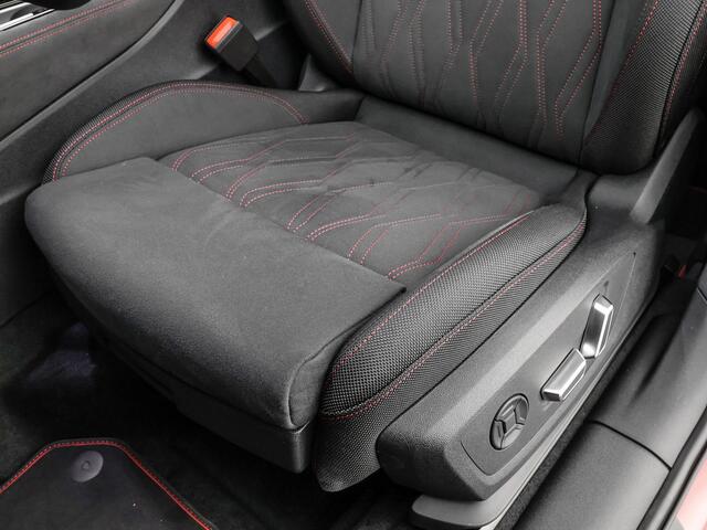 Audi Q3 Sportback 1.5 200kW e-hybrid S edition 272 PK · Tech pro · Glazen panoramadak · Sportstoelen alcantara met rode stiksels