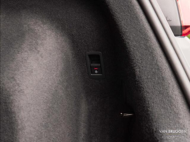 Audi Q3 45 TFSI e S-Line Pano Trekhaak BTW Keyless 20" CarPlay