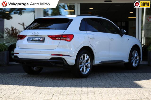 Audi Q3 35 TFSI S line | Panorama | Trekhaak | Sport-chassis