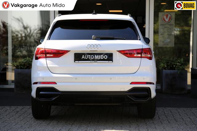 Audi Q3 35 TFSI S line | Panorama | Trekhaak | Sport-chassis