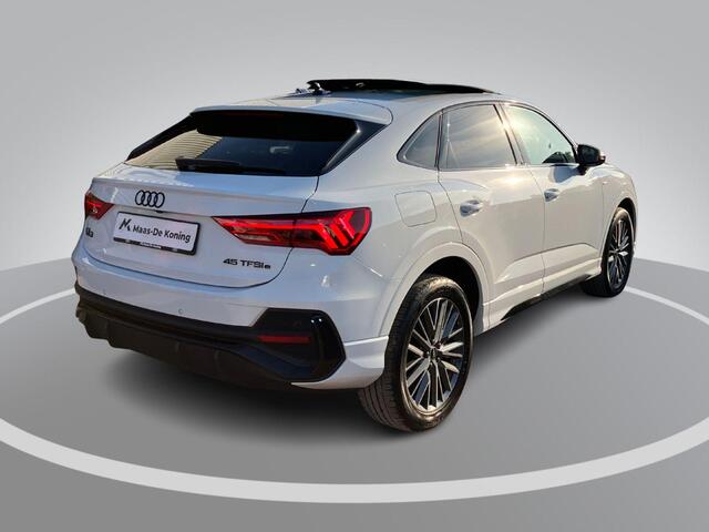 Audi Q3 Sportback 45 TFSIe 180KW/245PK S Edition Panoramadak · Camera + parkeersensoren · Apple/Android Car Play ·