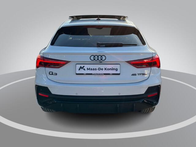 Audi Q3 Sportback 45 TFSIe 180KW/245PK S Edition Panoramadak · Camera + parkeersensoren · Apple/Android Car Play ·