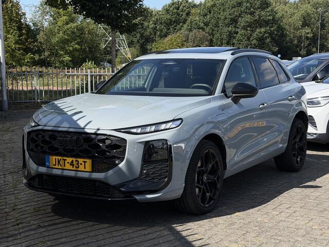 Audi Q3 1.5 TSI e-hybrid 272pk S edition / Panoramadak / Camera / Navigatie