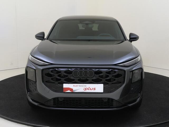 Audi Q3 Sportback 1.5 e-hybrid S edition | SoH 99% | Panoramadak | Trekhaak | Tech Plus | Keyless | Parkeerassistent Plus | Sfeerverlichting | Navigatie Plus |