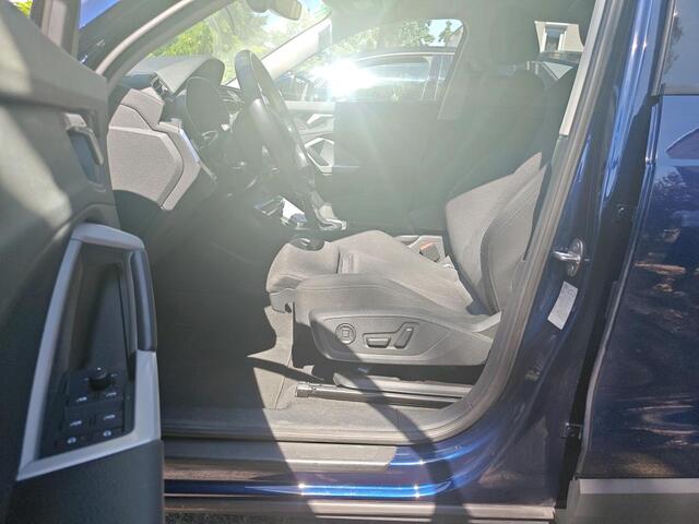 Audi Q3 45 TFSI e 245Pk Advanced Edition / Camera / PDC V+A