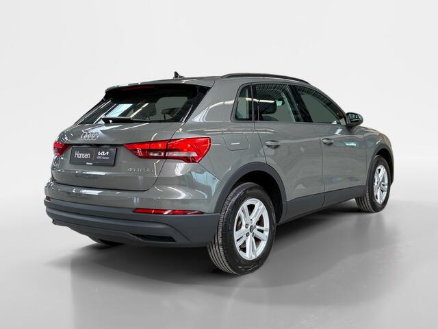Audi Q3 45 TFSI e edition I Cruise Control I CarPlay I Camera I Parkeersensoren voor & achter I LED I