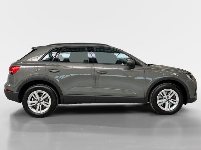 Audi Q3 45 TFSI e edition I Cruise Control I CarPlay I Camera I Parkeersensoren voor & achter I LED I