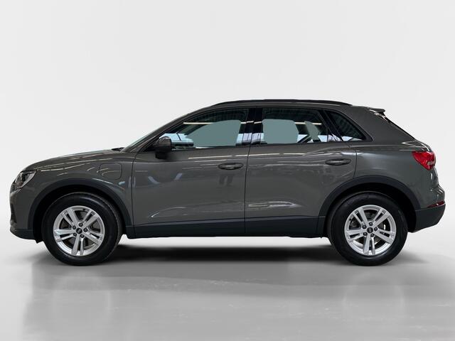 Audi Q3 45 TFSI e edition I Cruise Control I CarPlay I Camera I Parkeersensoren voor & achter I LED I