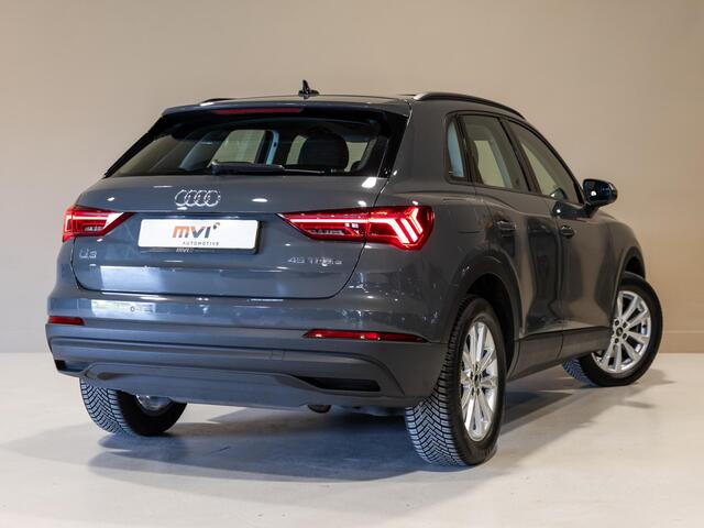 Audi Q3 45 TFSI e Business Edition / 245pk / Keyless / Dodehoek herkenning / Adaptieve cruise control /