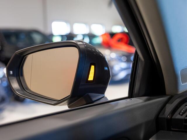 Audi Q3 45 TFSI e Business Edition / 245pk / Keyless / Dodehoek herkenning / Adaptieve cruise control /