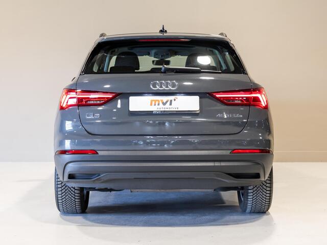 Audi Q3 45 TFSI e Business Edition / 245pk / Keyless / Dodehoek herkenning / Adaptieve cruise control /