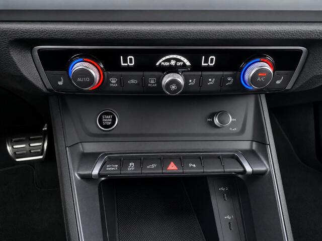 Audi Q3 Sportback 45 TFSI e 245pk S Edition · Panoramadak · Lederen Bekleding · 360 Camera · Wegklapbare Trekhaak · SONOS Audio · Stoelverwarming · Elek. Achterklep · 21'' velgen · Adaptive Cruise Control ·