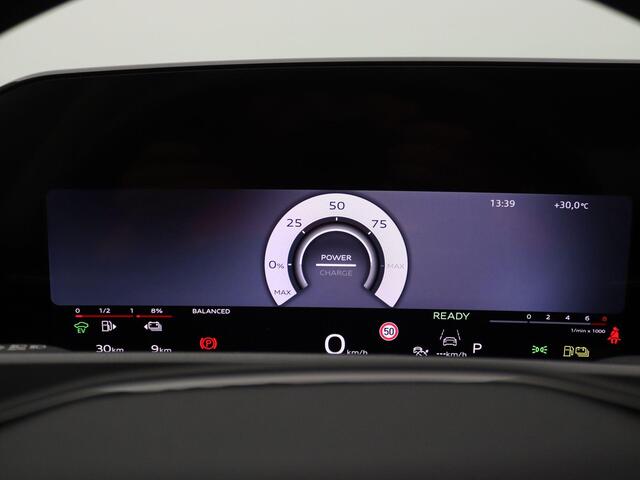 Audi Q3 1.5 e-hybrid Advanced edition 272 PK Panorama Dak, Trekhaak, Navigatie, Keyless, Stoel & Stuurverwarming, Full LED koplampen, 20 inch Velgen Audi Sport