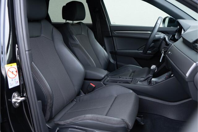 Audi Q3 45 TFSI e S-line/ 20 Inch/ Achter Camera/ s-line interieur/ 180kW
