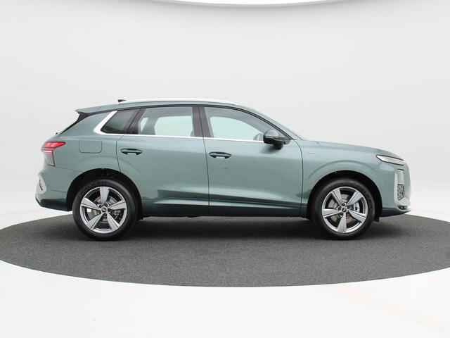 Audi Q3 e-hybrid | S edition | 272 PK Hatchback | 19 inch | Privacyglas | Matrix Led |