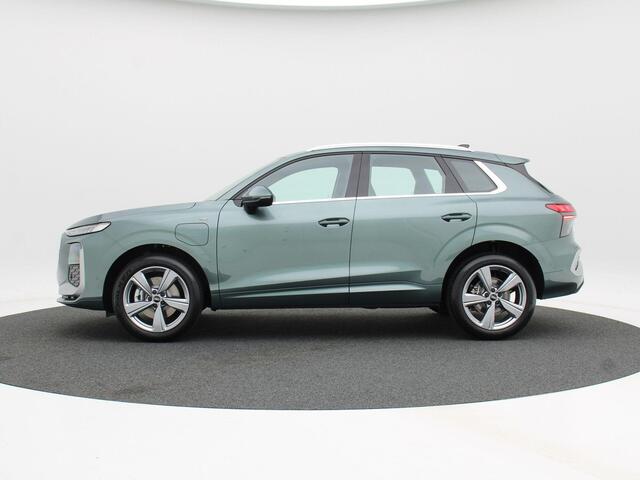 Audi Q3 e-hybrid | S edition | 272 PK Hatchback | 19 inch | Privacyglas | Matrix Led |