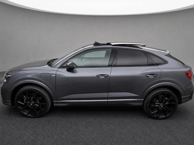 Audi Q3 Sportback 45 TFSIe 245pk S-tronic S Edition · Panoramadak · Lederen Bekleding · Camera · Wegklapbare Trekhaak · Stoelverwarming · Elek. Achterklep · 21'' velgen · Adaptive Cruise Control ·