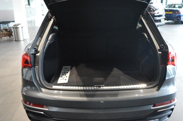 Audi Q3 40 TFSI quattro 2X S-Line Black Style pano trekhaak 190 pk !!