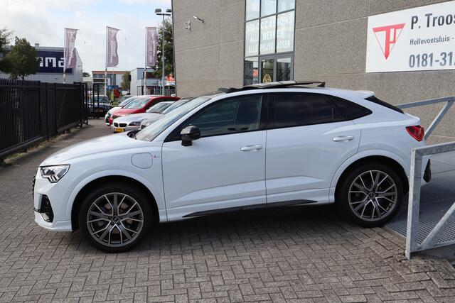 Audi Q3 Sportback 45 TFSI e 3x S-Line/Panoramadak/Stoelverwarming/Apple carplay/Lane assist//Achteruitrijcamera/Adaptieve cruisecontrol/Parkeersensoren/Navigatie