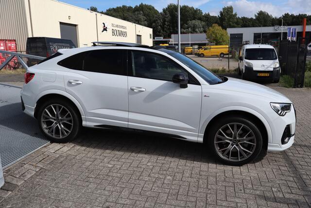 Audi Q3 Sportback 45 TFSI e 3x S-Line/Panoramadak/Stoelverwarming/Apple carplay/Lane assist//Achteruitrijcamera/Adaptieve cruisecontrol/Parkeersensoren/Navigatie