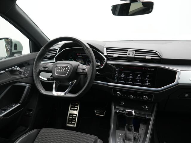 Audi Q3 Sportback 45 TFSI e 2x S Line PHEV 245pk Dealer O.H | Adaptive Cruise | Camera | Blis | Matrix LED | Sportstoelen Verwarmd | Sfeerverlichting | Navigatie | DAB | 20"L.M | Virtual | Plug In Hybrid |
