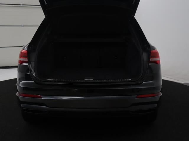 Audi Q3 35 TFSI S edition | Leder | Virtual Dashboard | Carplay | Stoelverwarming | Climate control | Cruise control | Camera | Park assist | Navigatie |