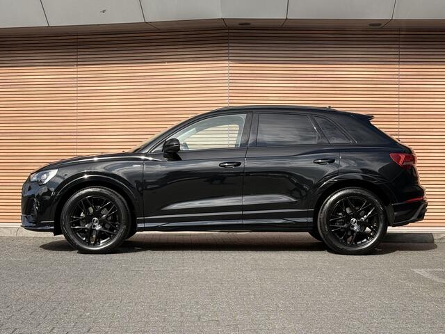 Audi Q3 35 TFSI S edition 19inch / Camera / Cruise / Carplay / Navi / Dodehoek