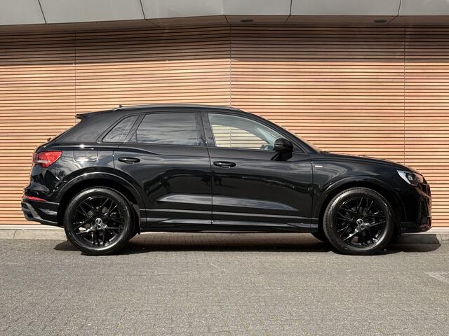 Audi Q3 35 TFSI S edition 19inch / Camera / Cruise / Carplay / Navi / Dodehoek