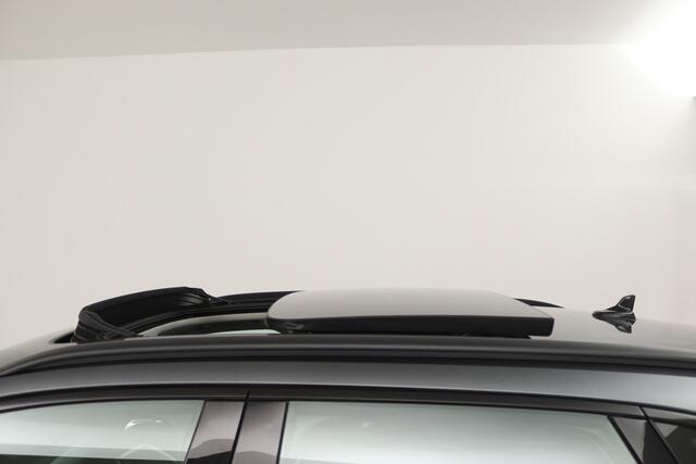 Audi Q3 35 TFSI S Line Pro Line S (PANORAMADAK, SFEERVERLICHTING, CAMERA, STOELVERWARMING, CRUISE CONTROL ADAPTIEF)