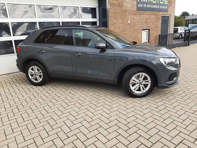 Audi Q3 45 TFSI e Business Edition