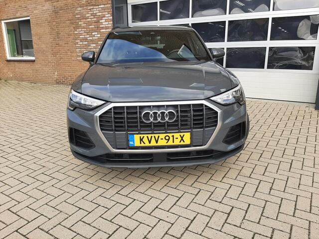 Audi Q3 45 TFSI e Business Edition