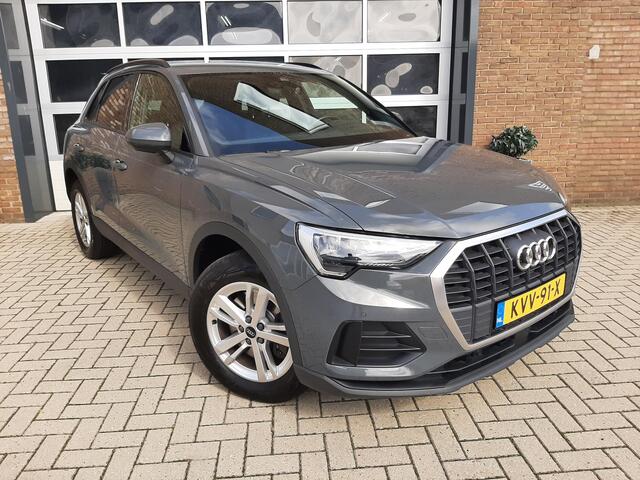 Audi Q3 45 TFSI e Business Edition