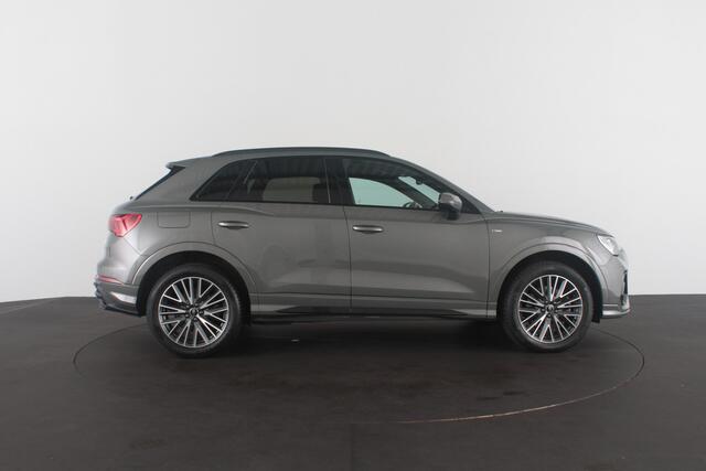 Audi Q3 45 TFSI e S edition Panodak | 245pk | Plug-in Hybride