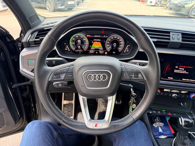 Audi Q3 45 TFSI e 245Pk S Edition / Leer / Stoelverwarming / Camera