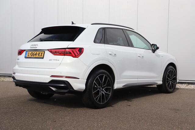 Audi Q3 45 TFSI e S edition Automaat 19 inch LMV Half Leder Navigatie Carplay Android Climate Cruise Control Parkeersensor LED
