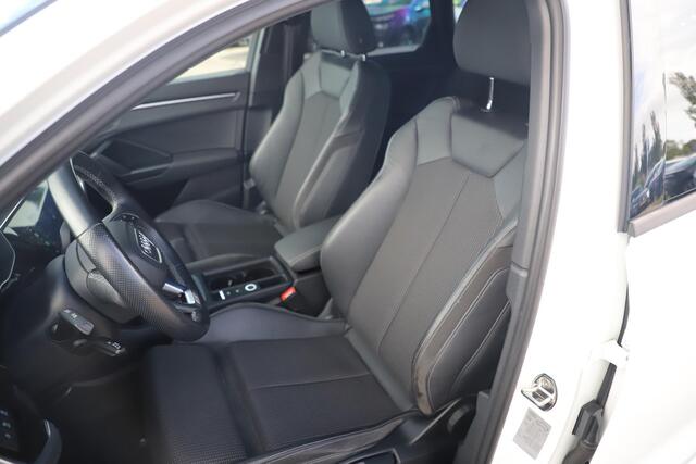 Audi Q3 45 TFSI e S edition Automaat 19 inch LMV Half Leder Navigatie Carplay Android Climate Cruise Control Parkeersensor LED