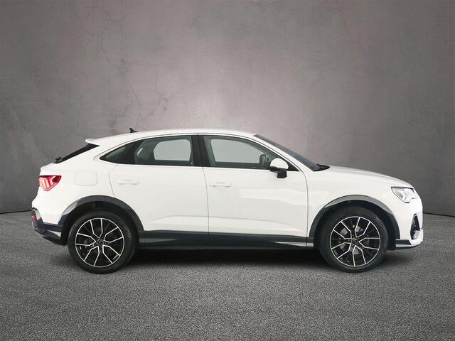Audi Q3 Sportback 35 TFSI S Edition | Achteruitrijcamera | Elektrische achterklep | Dodehoek detectie | Cruise Control | Sportonderstel | Stoelverw