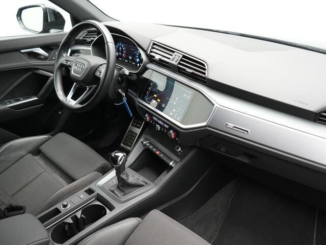 Audi Q3 45 TFSI e 2X S Line PHEV 245pk | Trekhaak Af Fabriek | Adaptive Cruise | Sportstoelen Verwarmd | Apple Carplay | Blis | DAB | Navigatie | Virtual | 18"L.M | Plug In Hybrid